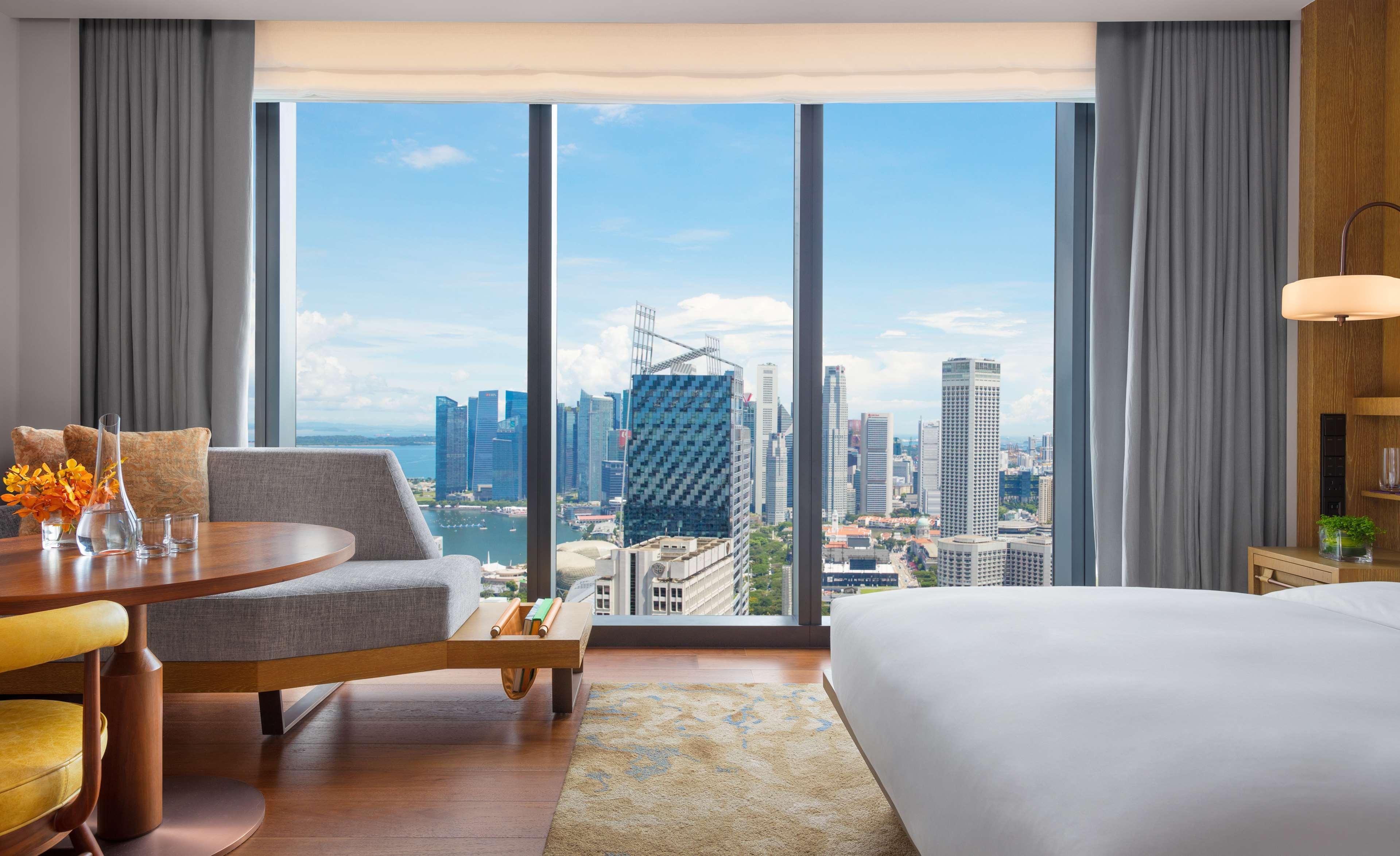 Andaz Singapore, By Hyatt Exterior foto A guest room at the hotel