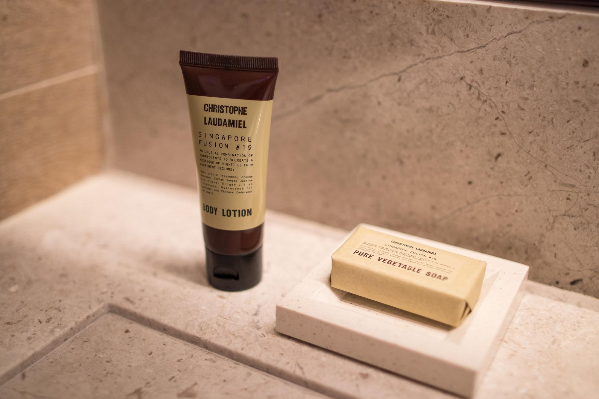 Andaz Singapore, By Hyatt Exterior foto Soap and lotion