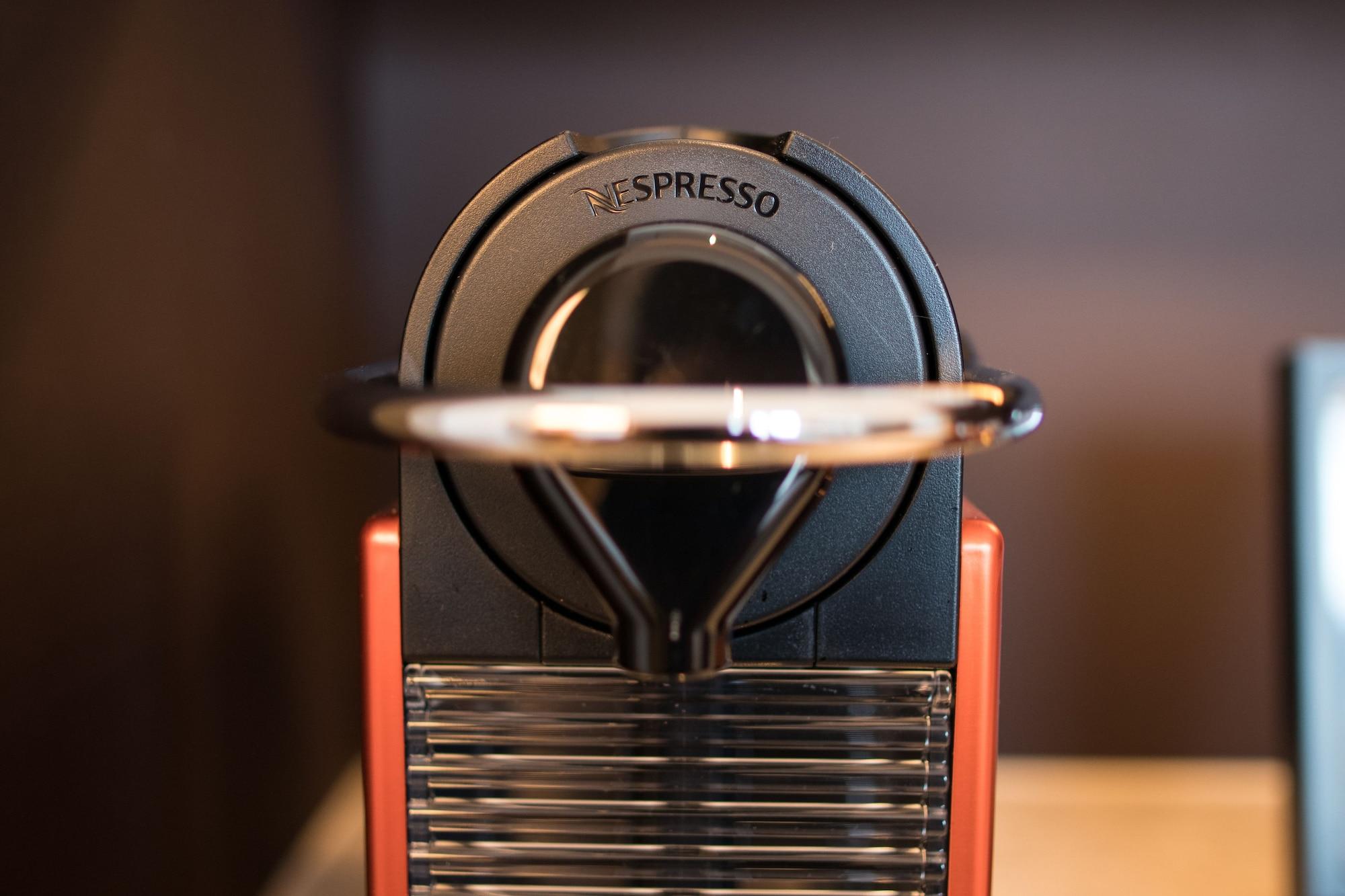 Andaz Singapore, By Hyatt Exterior foto A Nespresso machine